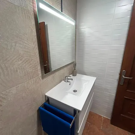 Apto Boca Cangrejo Netflix,parking,aire Acondicionado Y Rent Car