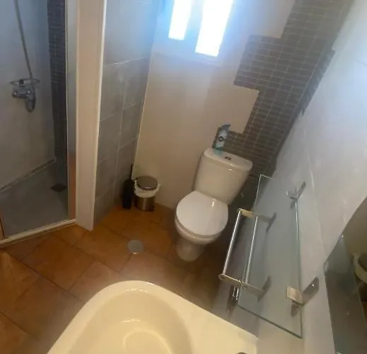 Daire Apto Boca Cangrejo Netflix,parking,aire Acondicionado Y Rent Car *